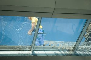ECO Fensterputzer, Fensterreinigung, Glasreinigung,Fensterputzer,Wintergartenreinigung, Jalousienreinigung Schaufensterreinigung Glasfassadenreinigung Glasaufzugsreinigung